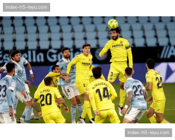 决定性一球：图解比利亚雷亚尔那记精心设计的禁区前沿任意球配合